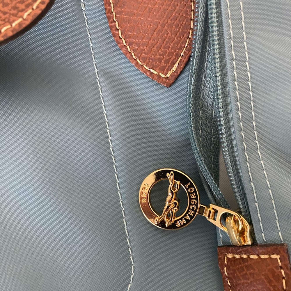 Elegant Blue and Brown Longchamp tote Bag - Picture 3 of 8